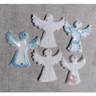 Five small angels